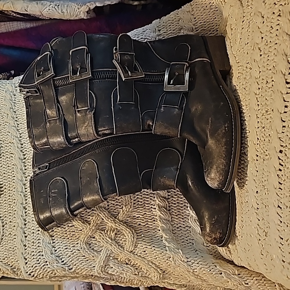 Corral boots